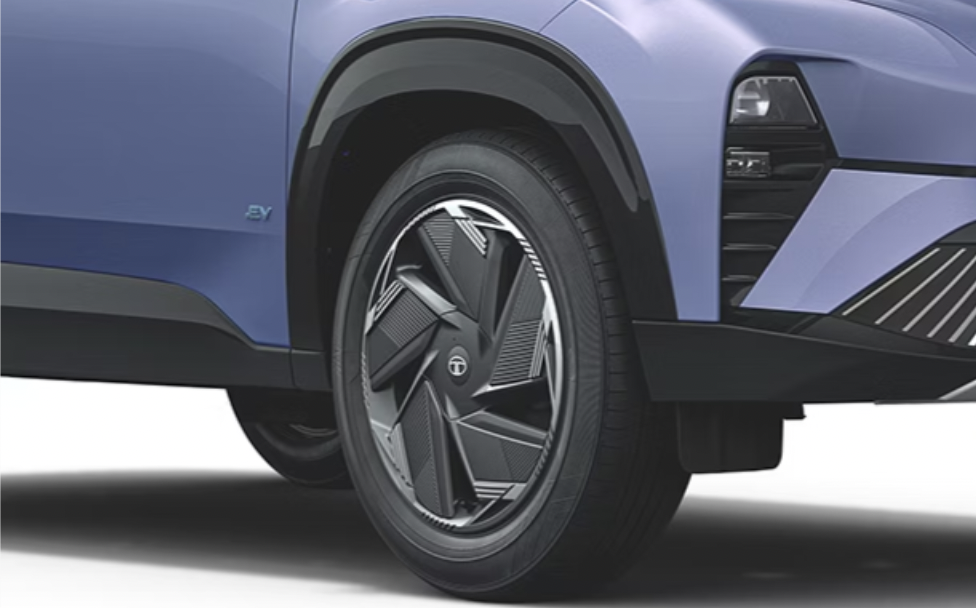 R18 alloy wheels with Aero Inserts